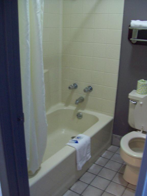 Americas Best Value Inn - Vicksburg Room photo